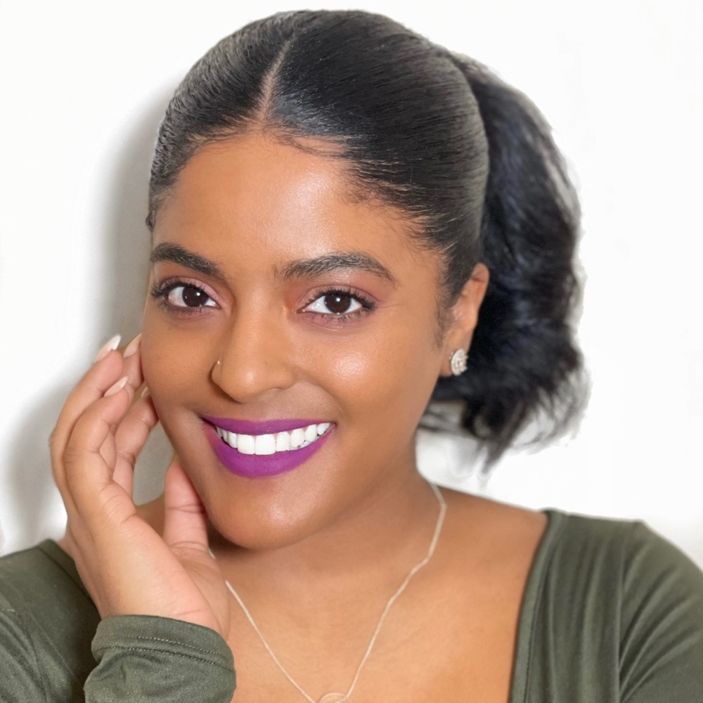 Meet your Posher, Queen J